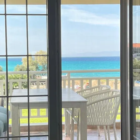 Luxury On The Lägenhet Hanioti